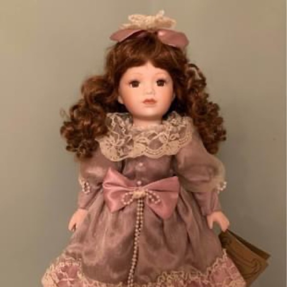 Seymour Mann porcelain Doll- Patsy